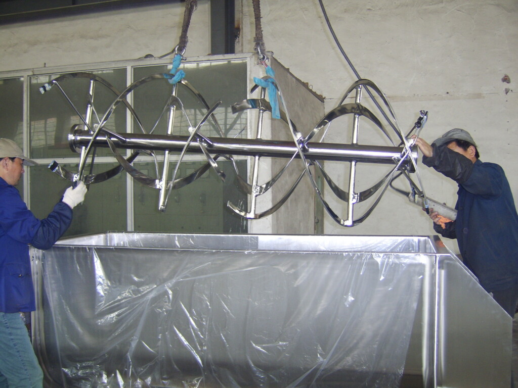 Vertical mixing machine, Horizontal ribbon mixer, Rotary drum blender, Industrial mixing equipment, Feed mixers, Food processing mixers, Construction material mixers, Agricultural mixers, Powder blending machines, Batch mixers, Industrial mixer maintenance, Mixer selection guide